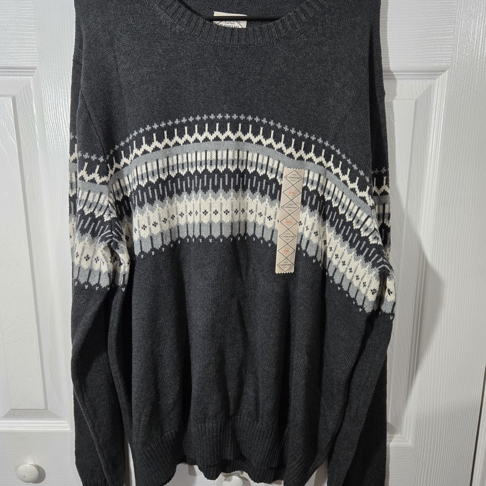 St. John's Bay Men's Dark Gray and Cream Crewneck Sweater